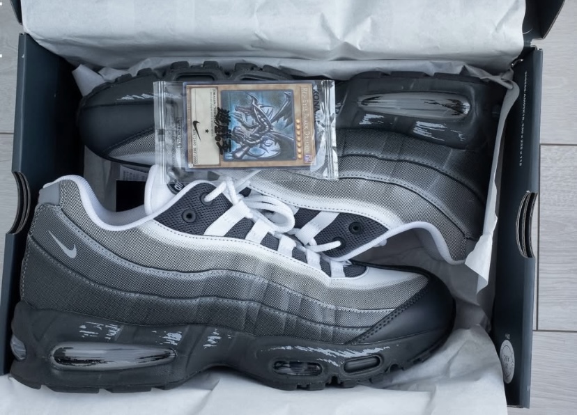 NIKE 遊戯王 airmuscle 城之内 国内限定モデル＋ノベルティ NIKE