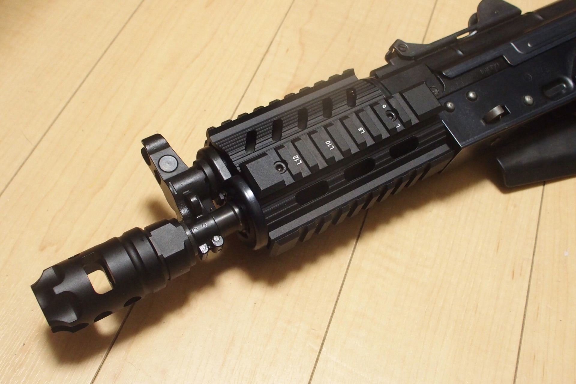 クリンコフ用のレイルハンドガード、LCT TX-3をWE AK74UN GBBに付けて
