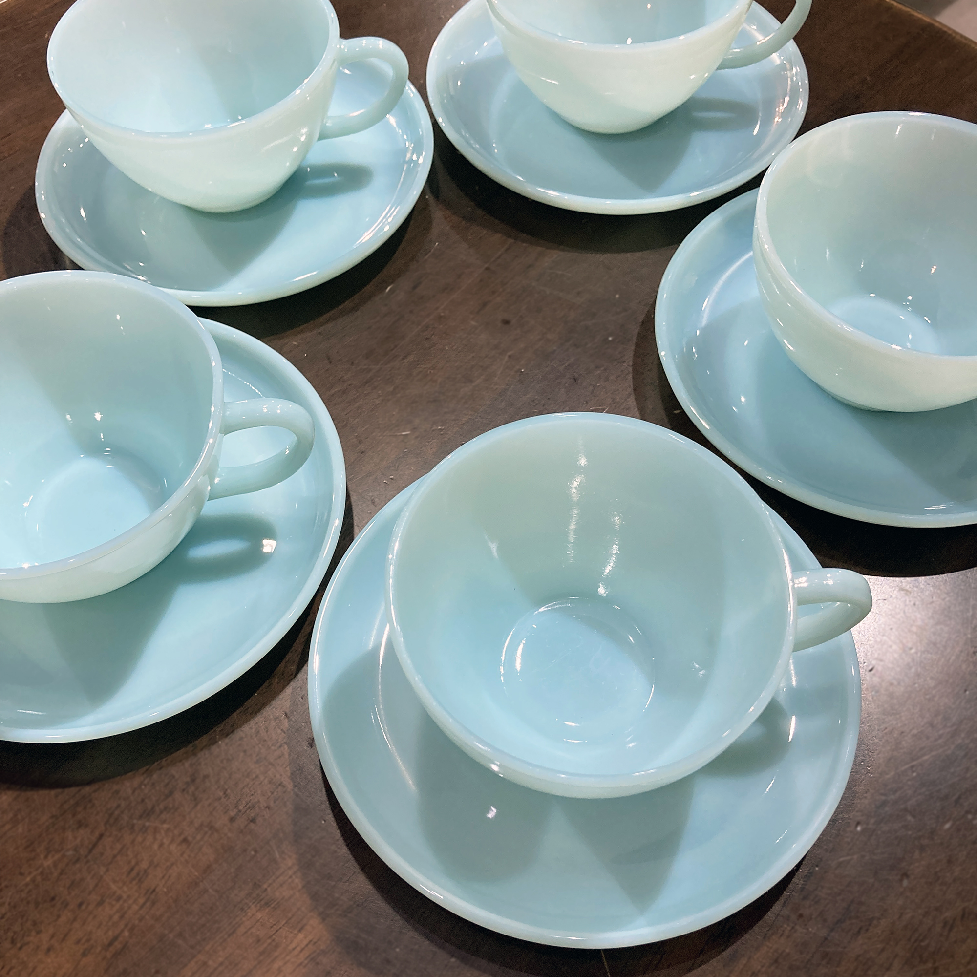 Fire-king ターコイズブルーが多数入荷。1950年代USAヴィンテージ