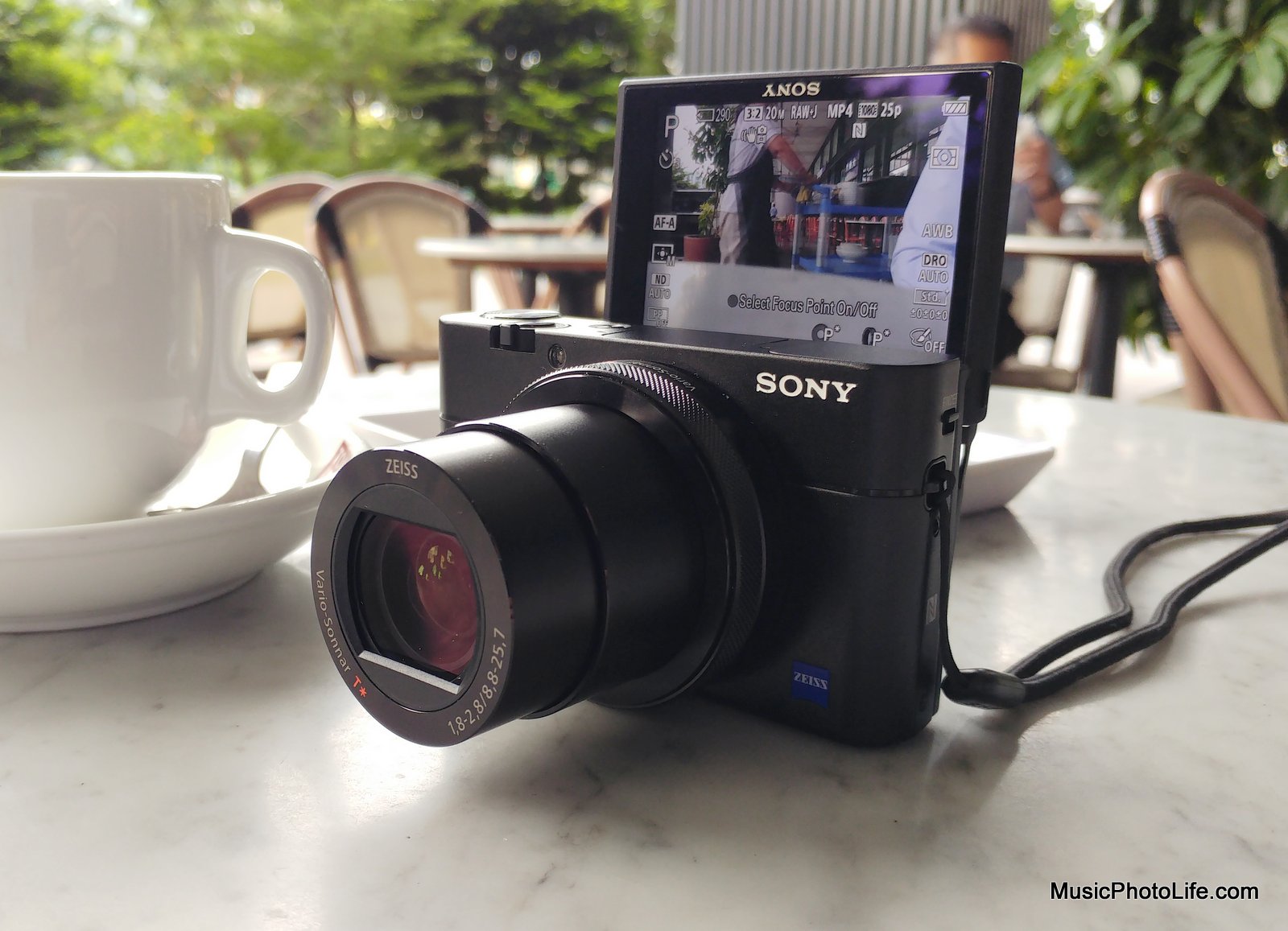 Sony RX100 V Review: Hybrid AF, 24fps Still, 1000fps High-speed Video