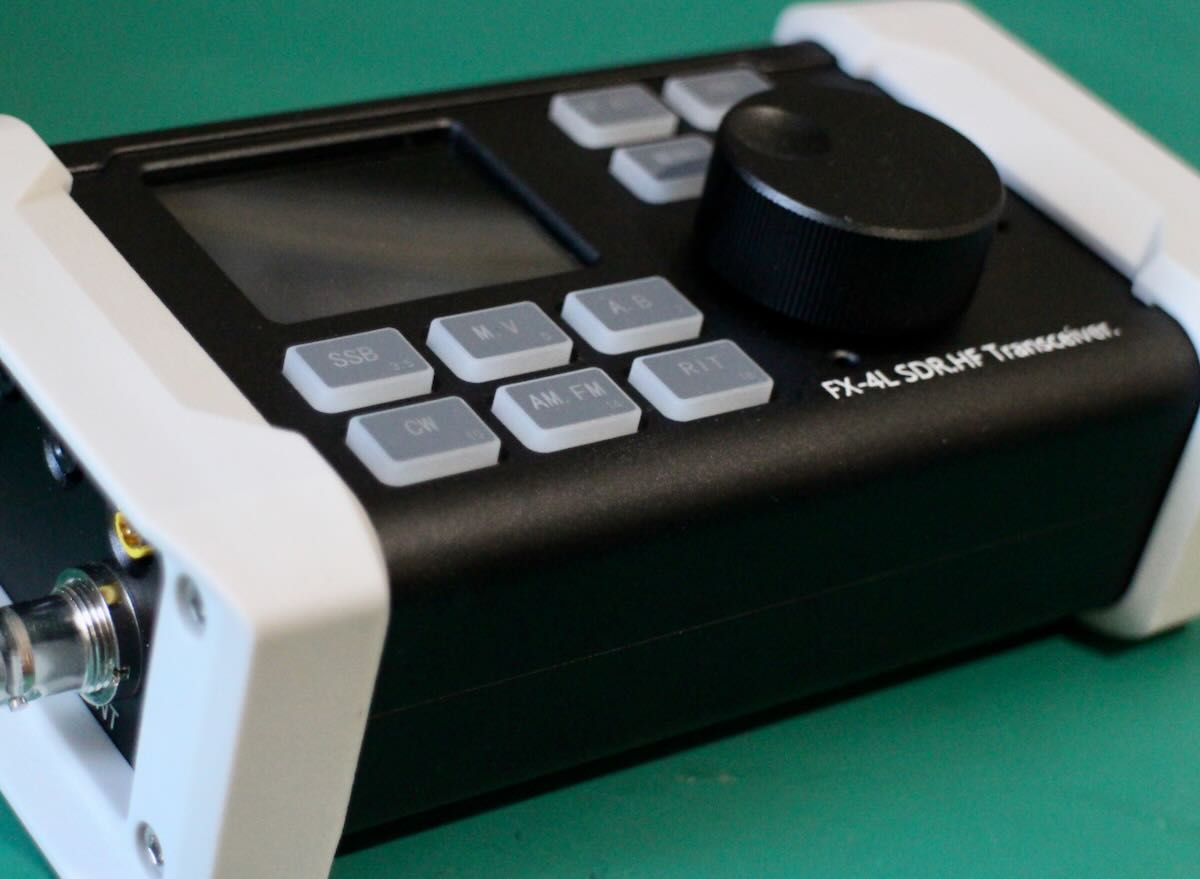 FX-4C HF 3.5M-29MHz QRP 10W プロテクケース付き FX-4C HF 3.5M-29MHz