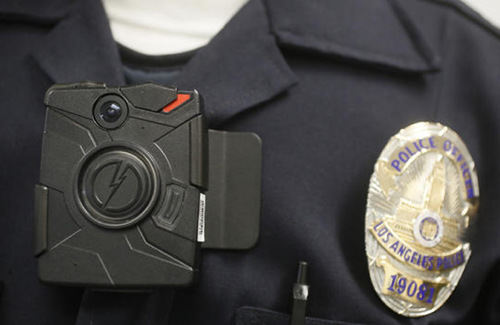 LAPD：ボディーカメラ導入で補助金受給 - Rafu Shimpo