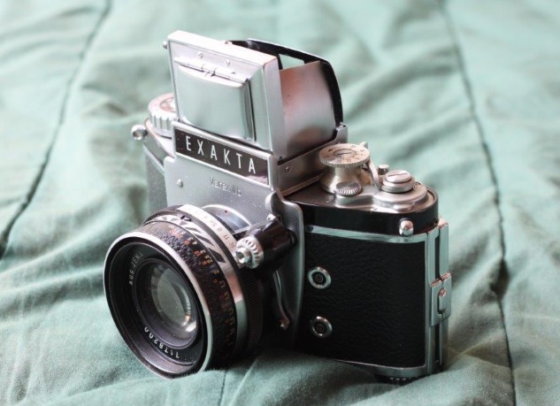 カメラ エクサクタ EXAKTA Varex IIb – Towing Caravan with Land Rover