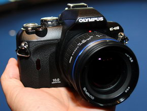 オリンパス、世界最薄・最小・最軽量デジ一眼「E-410」 - ITmedia NEWS