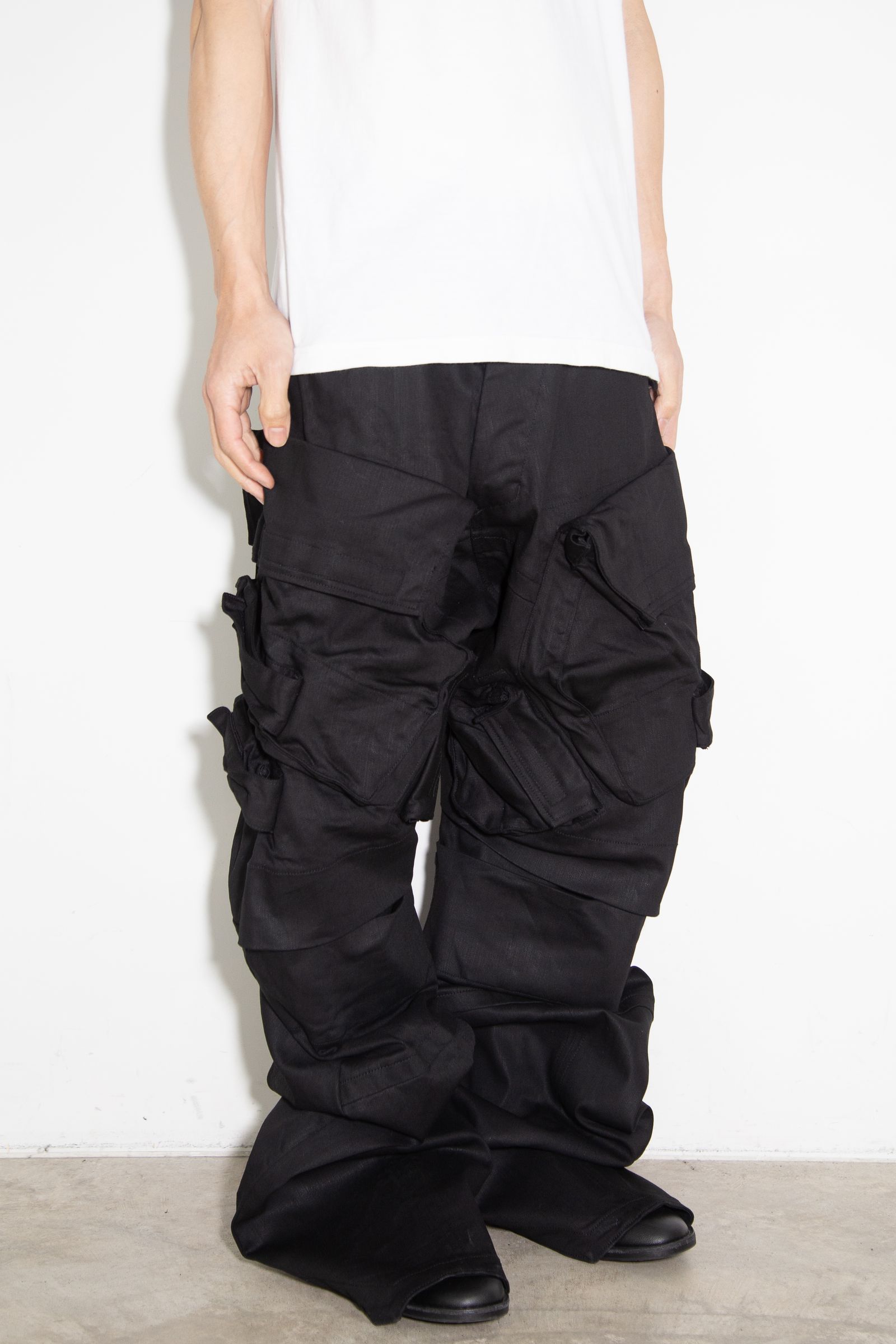 美品 JULIUS 22SS CargoSarouelTrouser 2 黒 美品 JULIUS 22SS