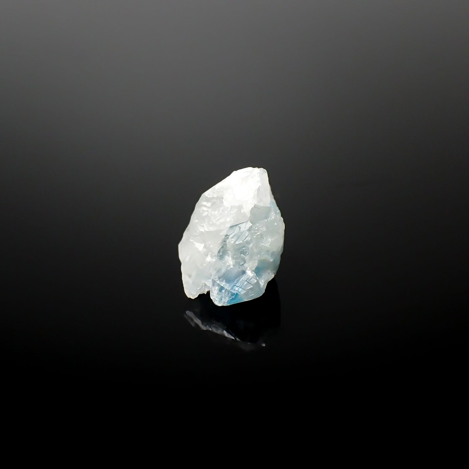 ユークレース 原石 ブラジル産 3.72ct / 11x8.7mm前後 [240326397