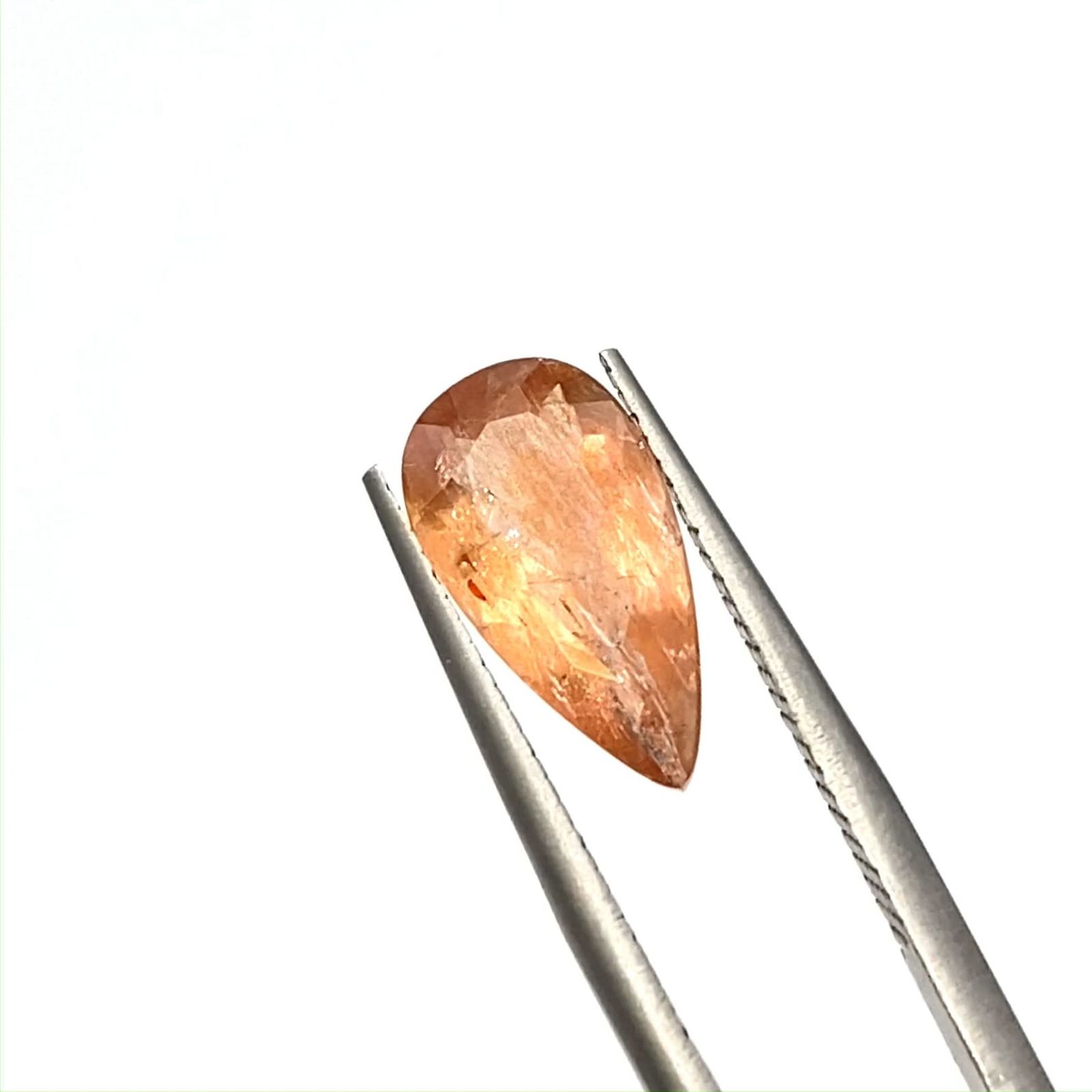 サンストーンスキャポライト(宝石名シーン・スキャポライト)タンザニア