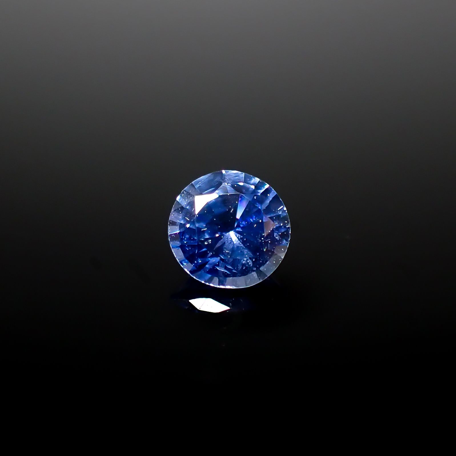 サファイア スリランカ産 0.54ct[240828679]5x5mm前後 | TOP STONE