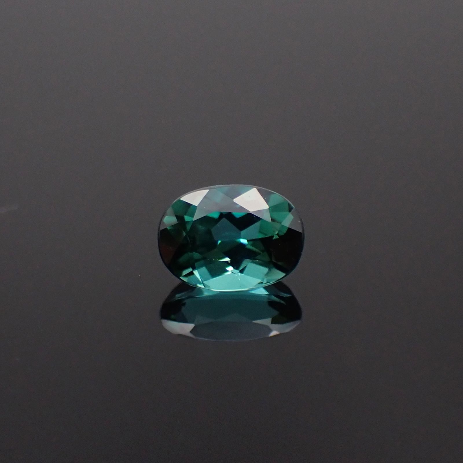 ブルーグリーントルマリン ブラジル産 0.78ct[230923531]6.5x4.7mm前後