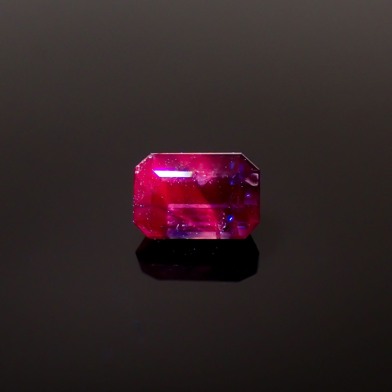 383 ルビー / ピンクサファイア ウィンザー産 ウィンザー産サファイア