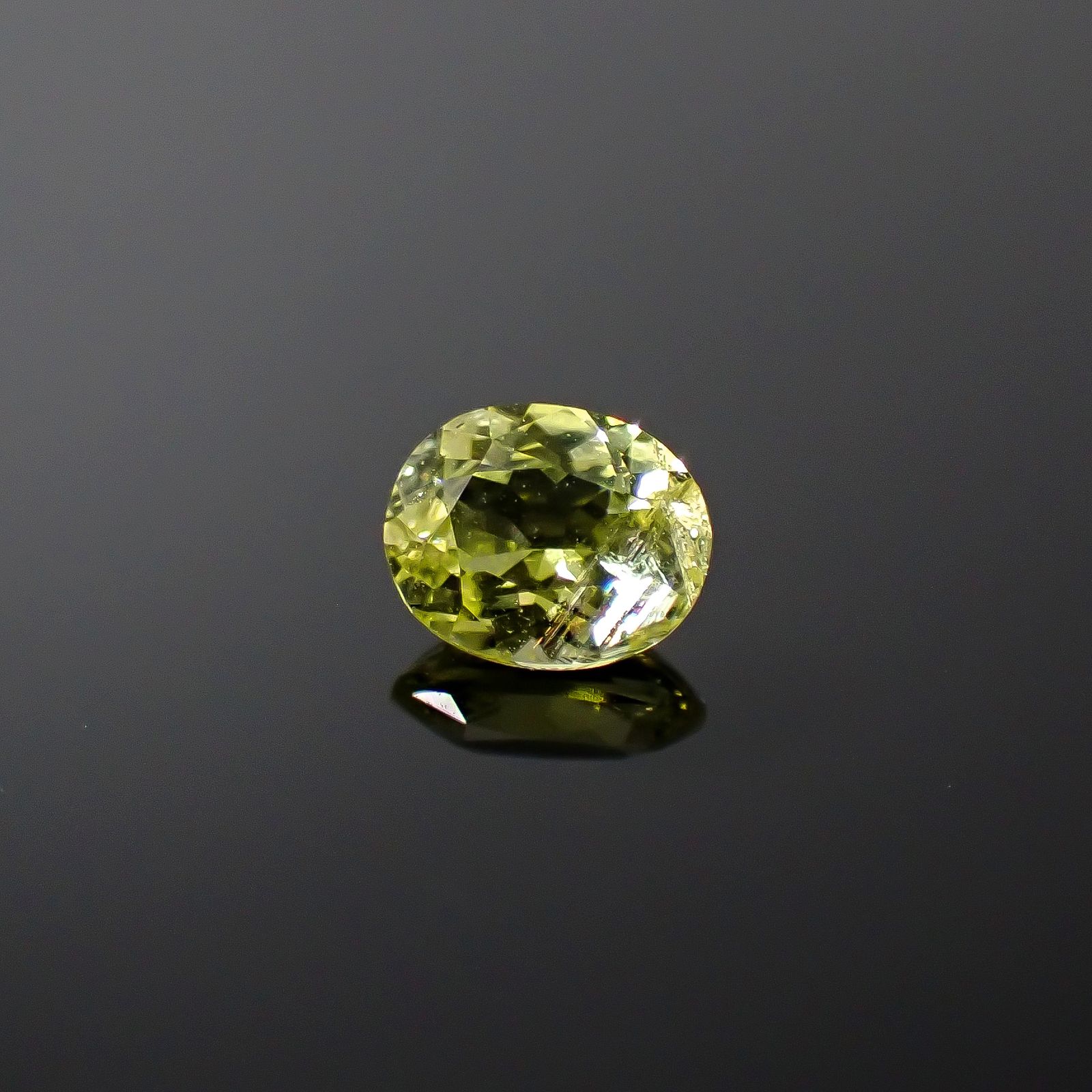 イエローゾイサイト(宝石名イエロー・ゾイサイト)タンザニア産 ソ付(彩