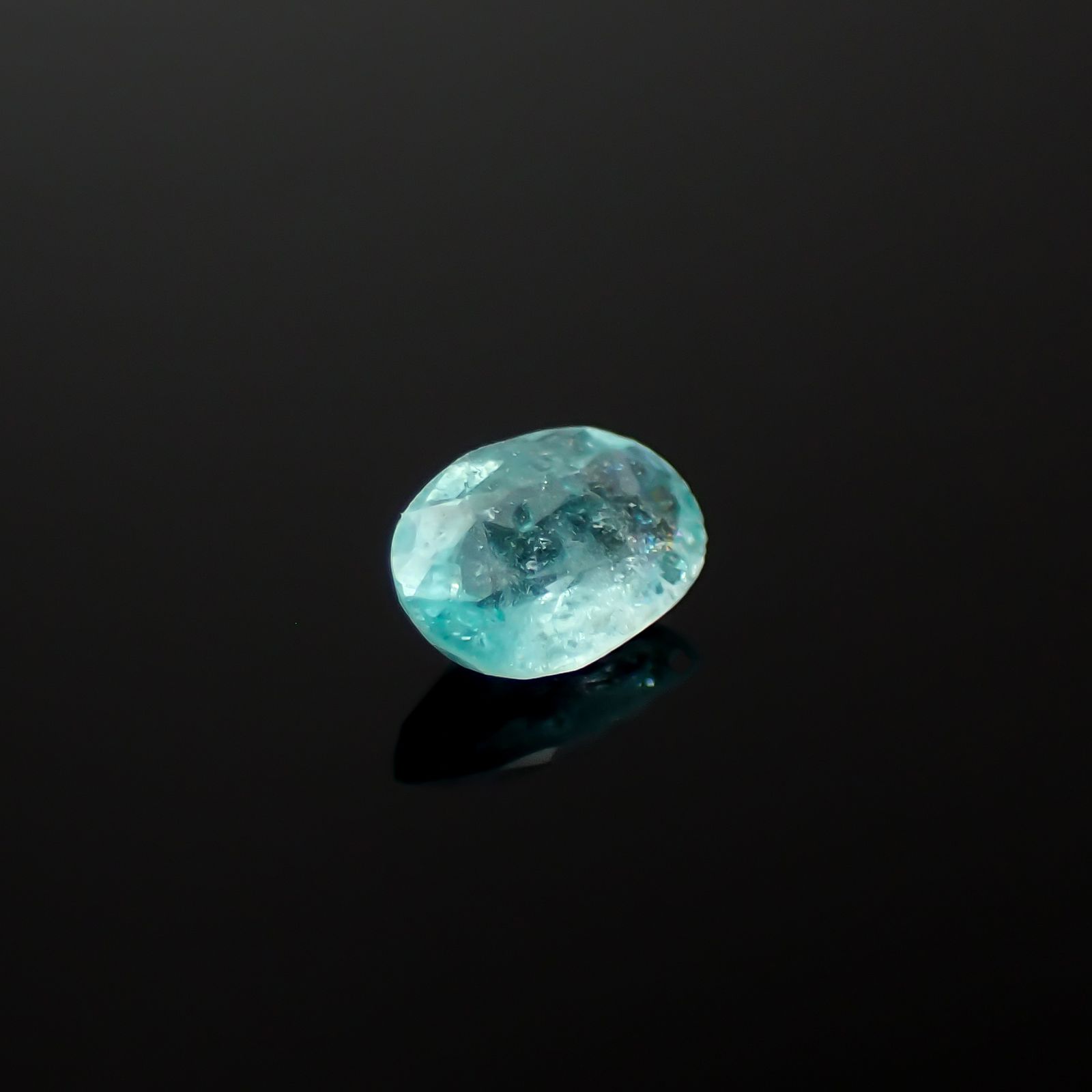 パライバトルマリン モザンビーク産 0.21ct / 4.8x3.2mm前後