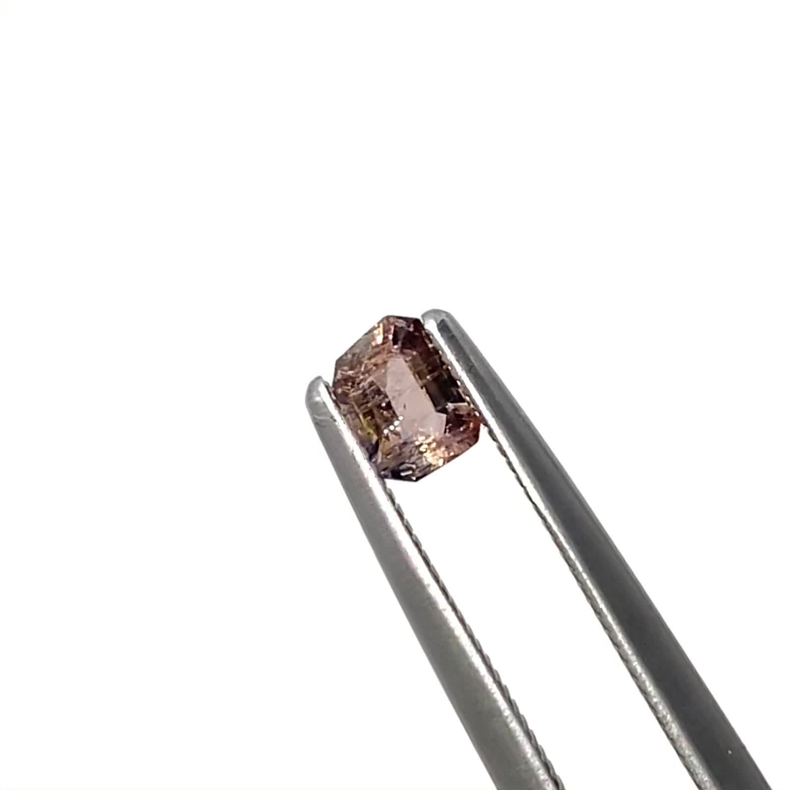 ブルーティントアキシナイト パキスタン産 0.25ct / 4.2x3.1mm前後
