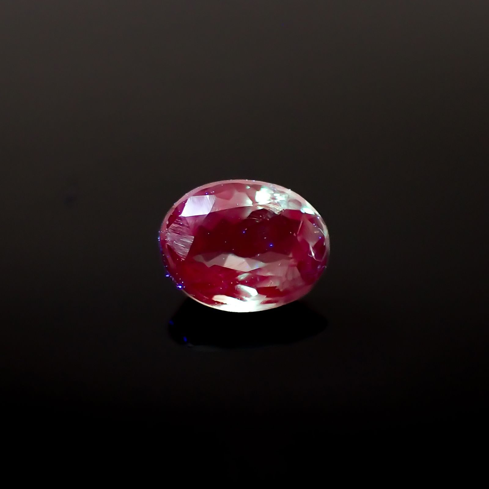アレキサンドライト(宝石名アレキサンドライト)インド産 0.42ct 識別済