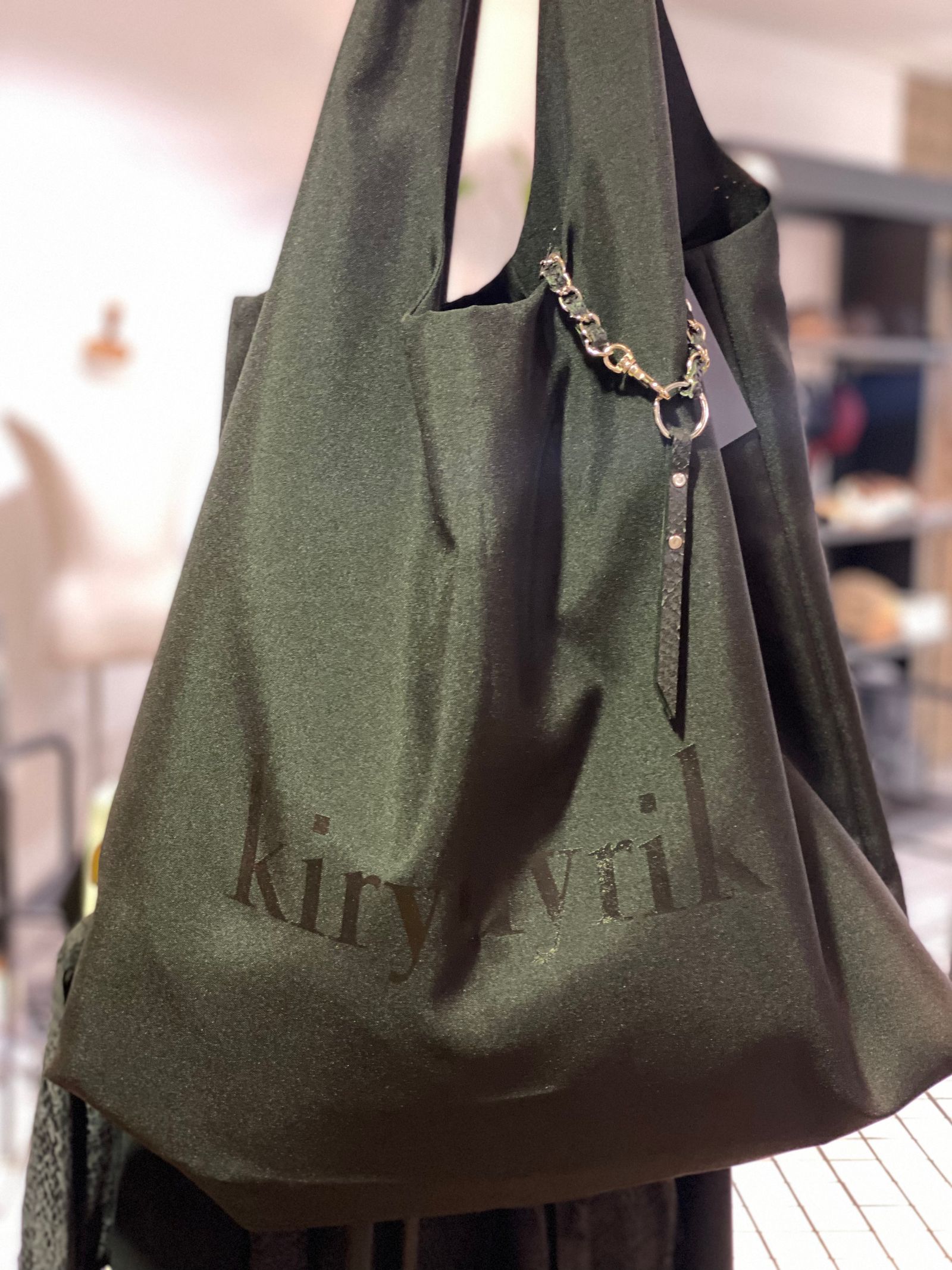 THE ONENESS】フィッシュレザー チャーム ブラック THE ONENESS