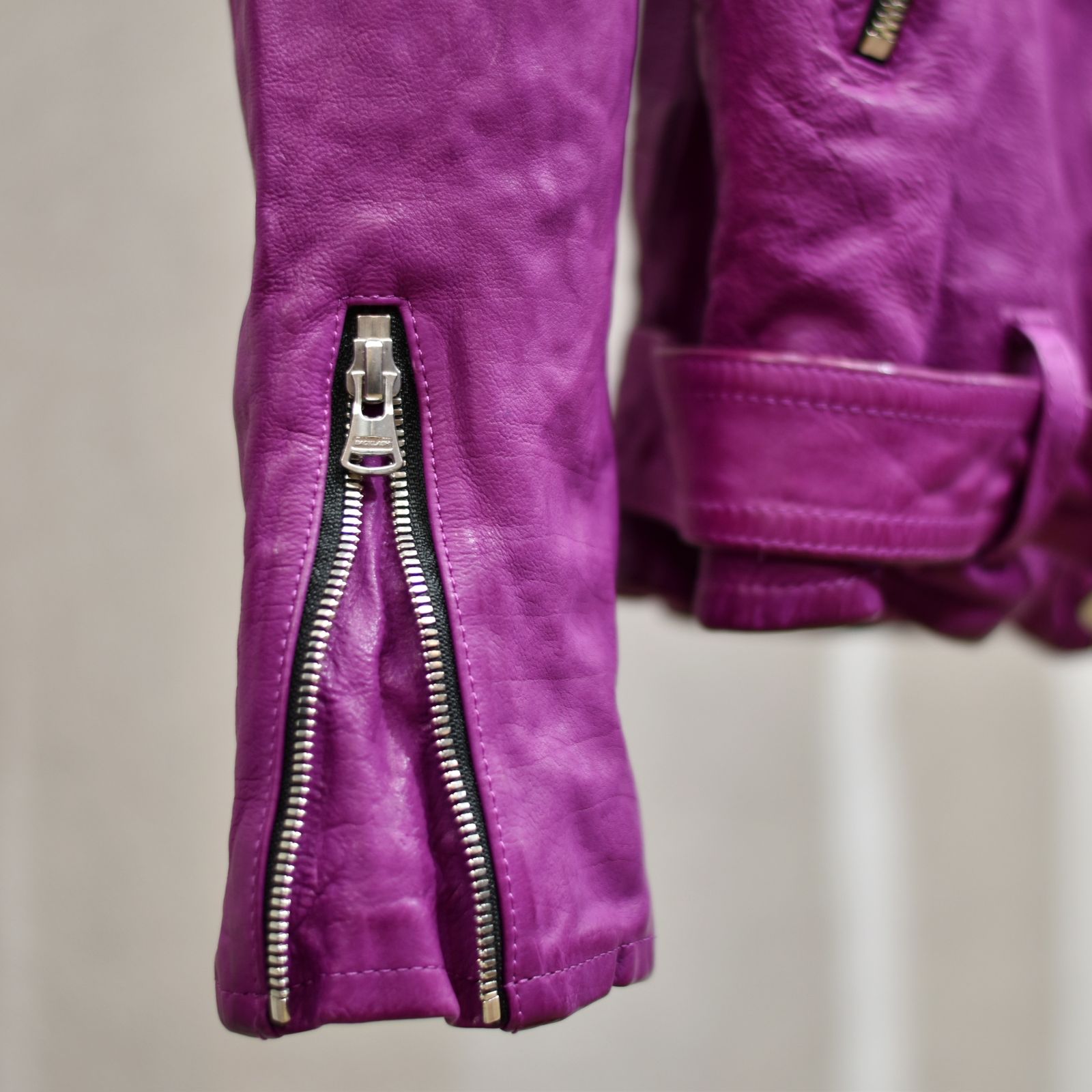 ISAMU KATAYAMA BACKLASH - ジャパンカーフ タンニン鞣し 製品洗い加工