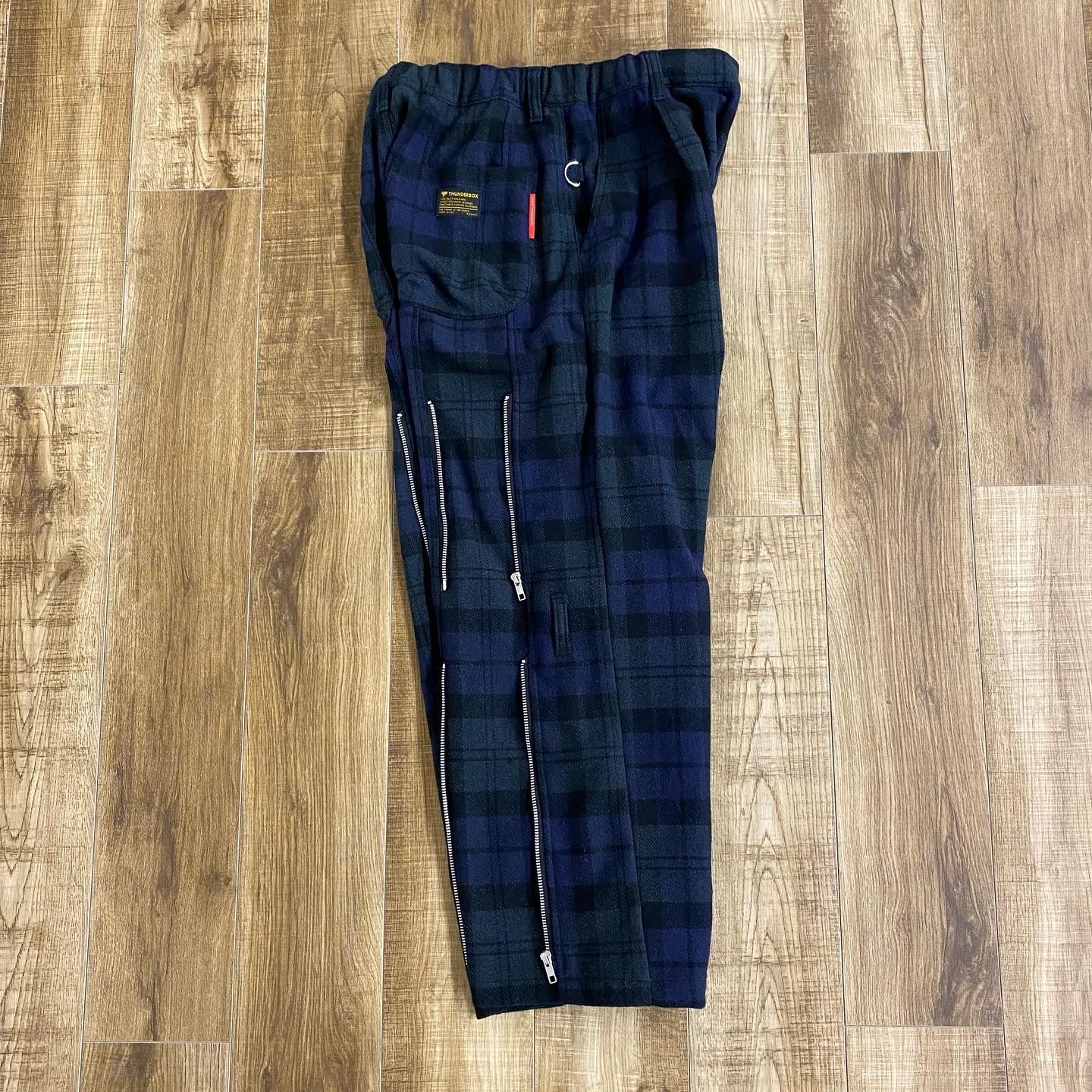 THUNDERBOX - WIDE BONDAGE-PANTS | DOLL