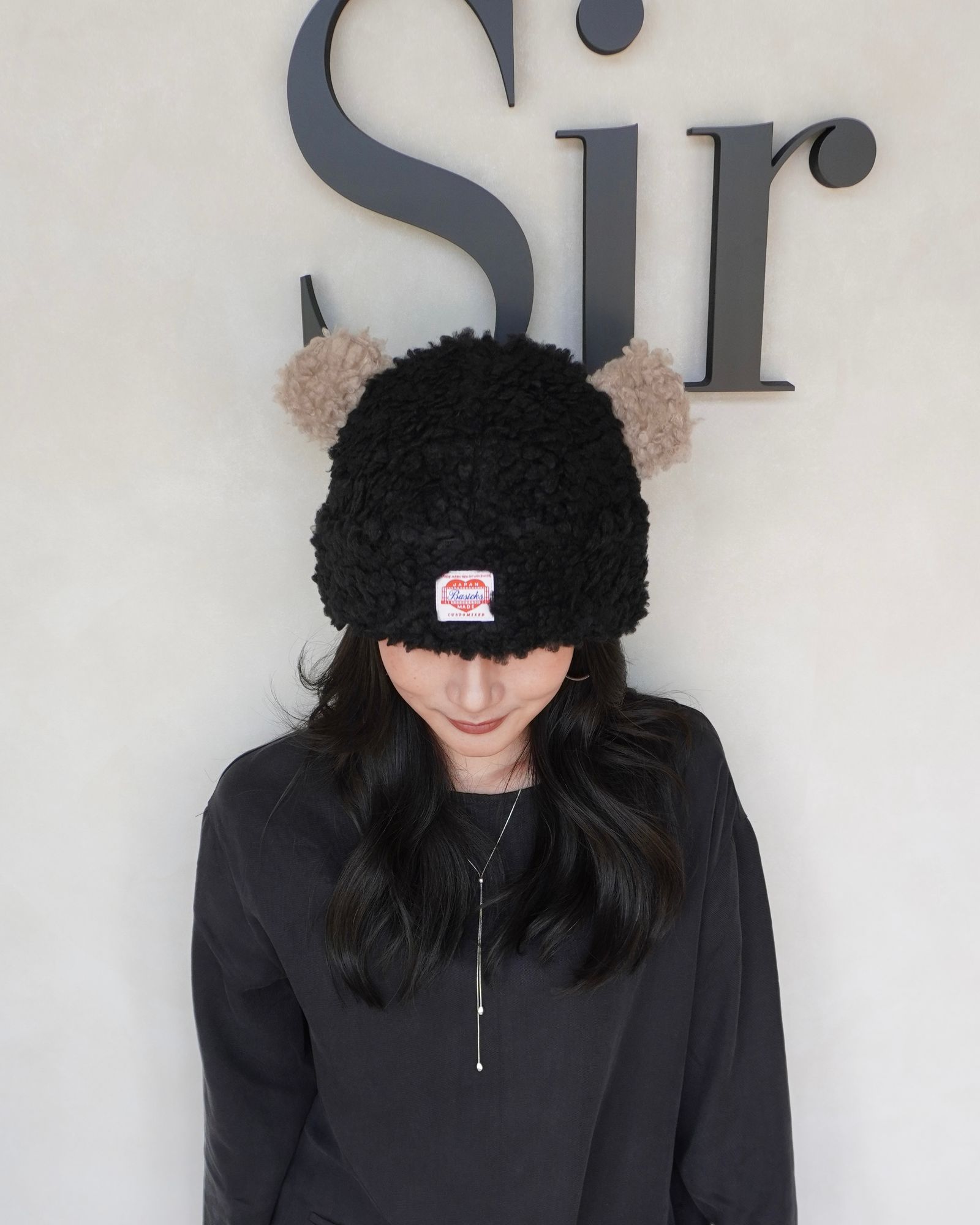 美品】BASICKS Bear Beanie Mブラック momoko出品 BASICKS Bear Beanie