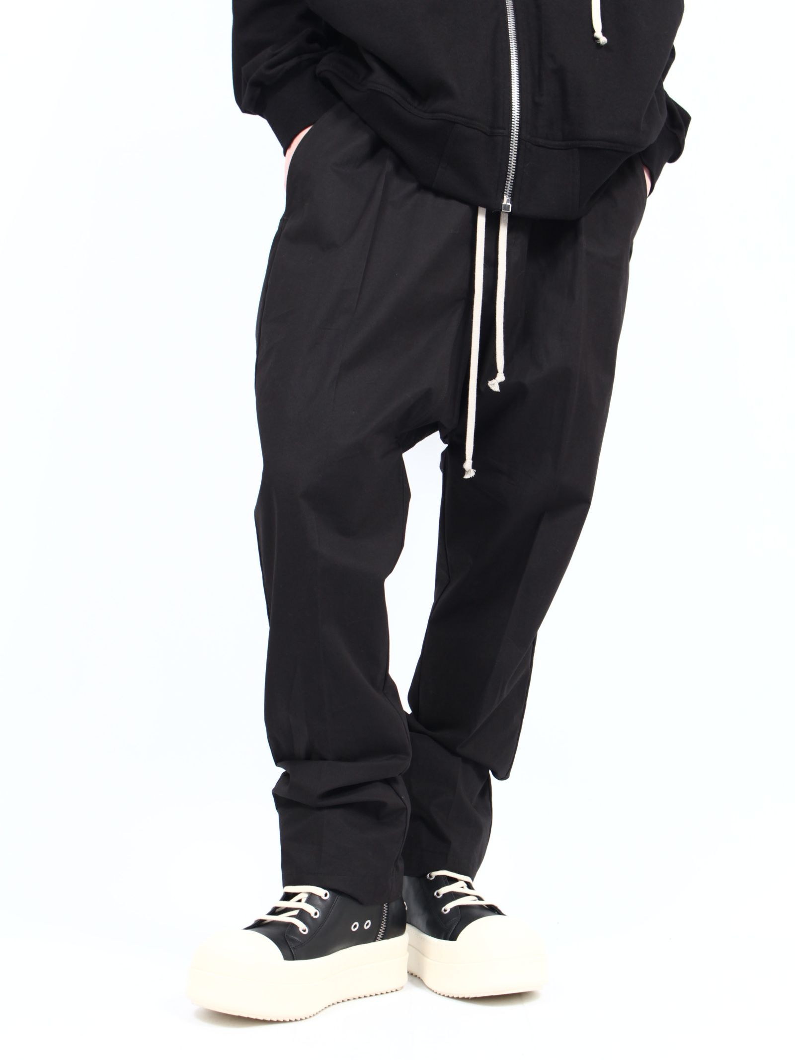 YohjiYamamotoブラックサルエルパンツ ドローストリング付き