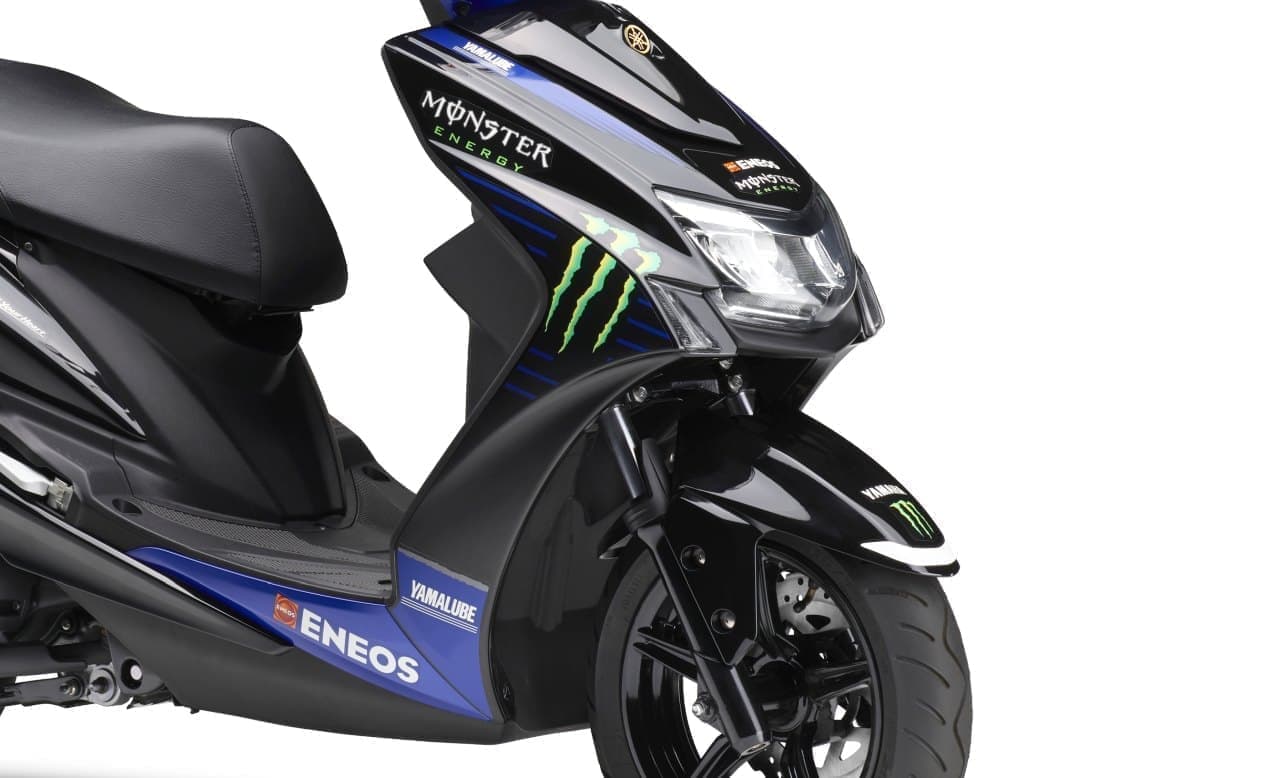 ヤマハ「CYGNUS-X」にMotoGPマシン「YZR-M1」のカラーリングを再現した