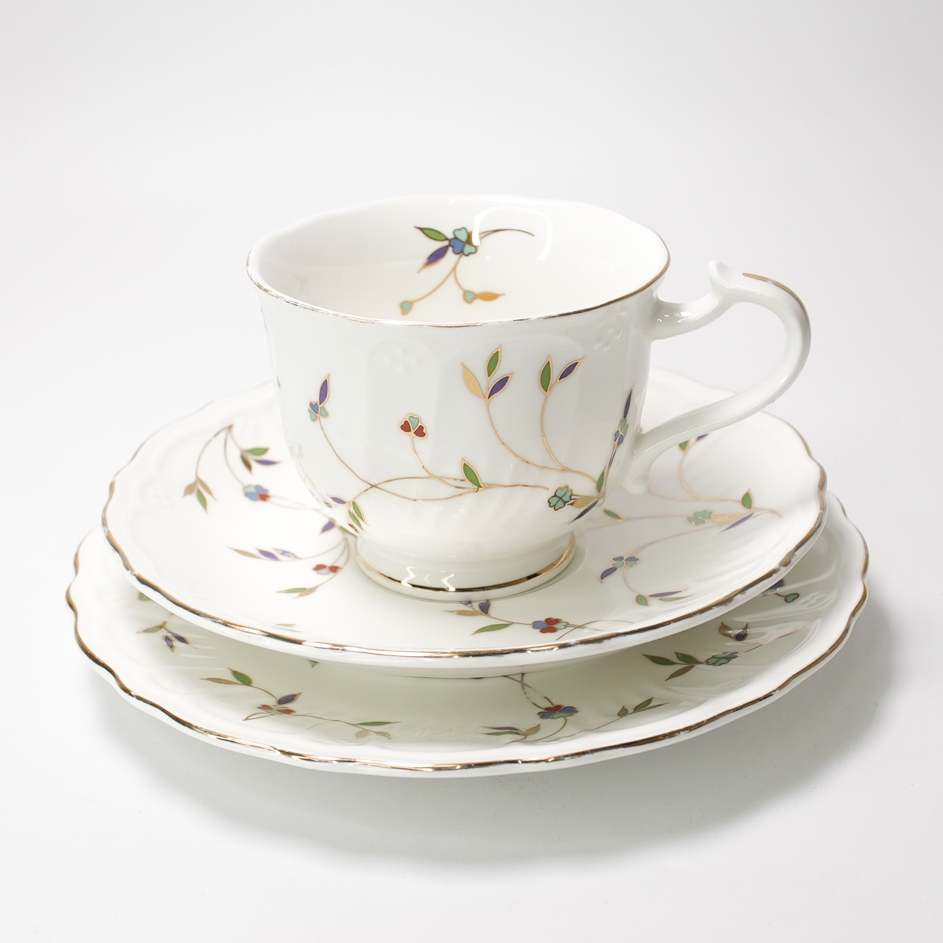 アンティーク、kpmのカップ、ソーサートリオ