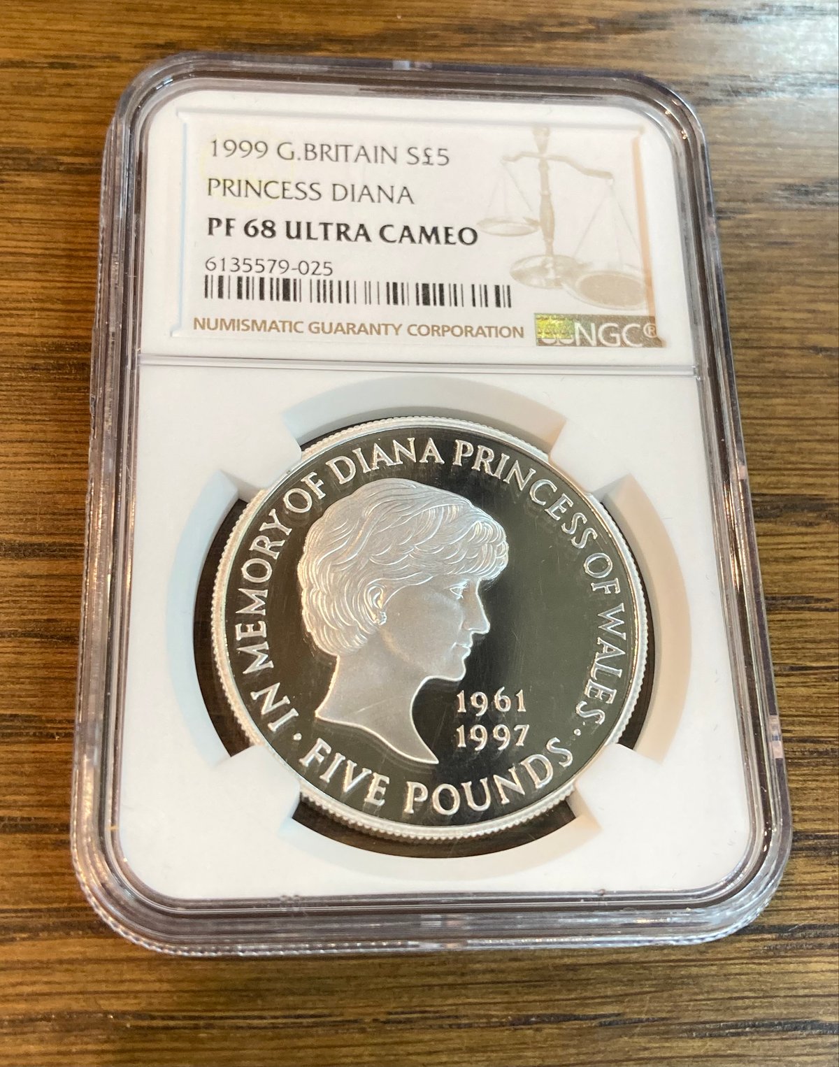 NGC鑑定PF68UC 1999年 イギリス ダイアナ妃追悼祈念 5ポンド銀貨