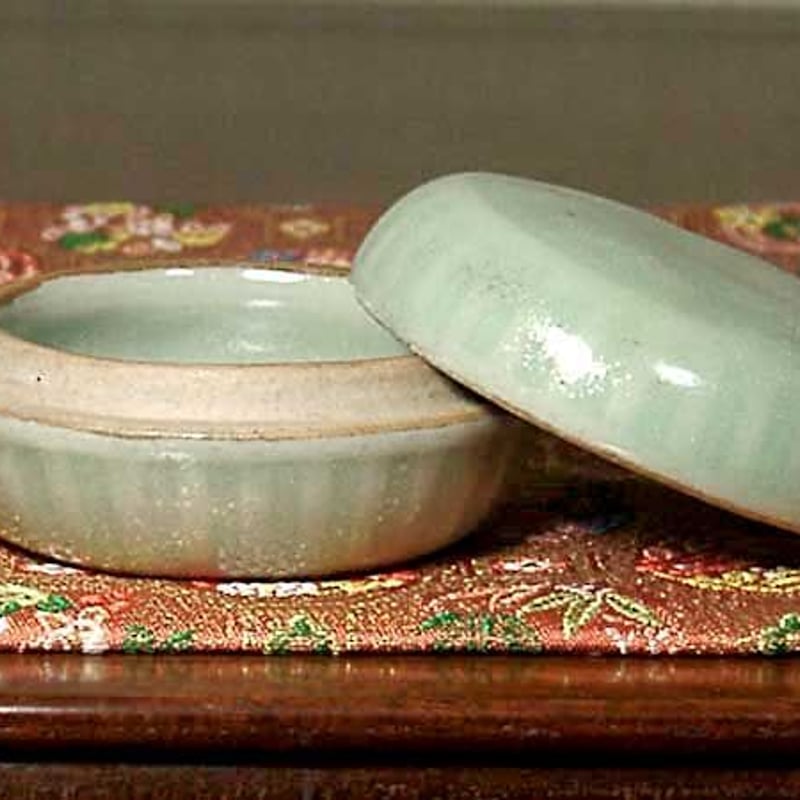 京焼・清水焼 真清水蔵六 作 青磁「字」香合 無傷 箱誂 保証