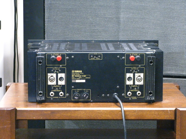 アンプ YAMAHA PC2002 Yamaha PC2002 Stereo Power Amplifier Good