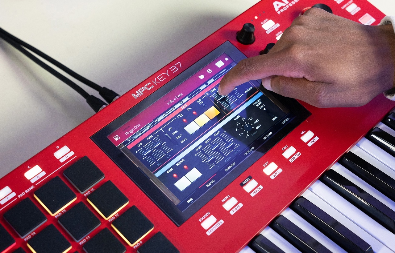 AKAI Professional MPC Key 37 Sampler - buy online | USA