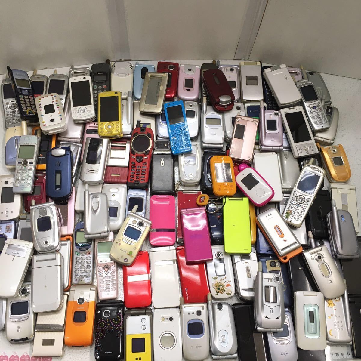 個◇ガラケー 約70台 まとめ ジャンク 携帯 部品取り 約9.5㎏ 個