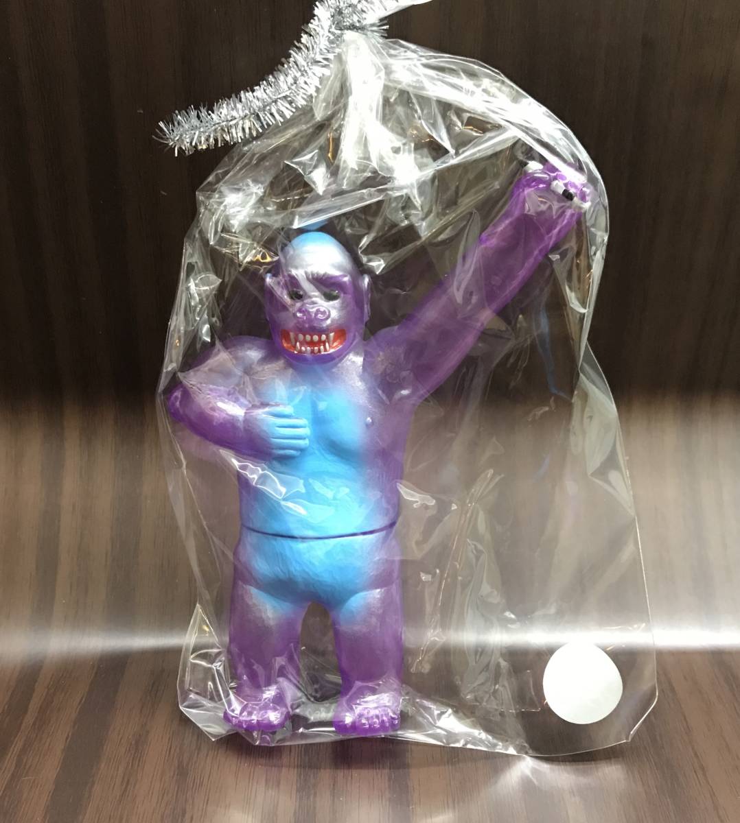 ソフビ trash goodz 蓄光 おおきいゴリラ izumonster ソフビ trash