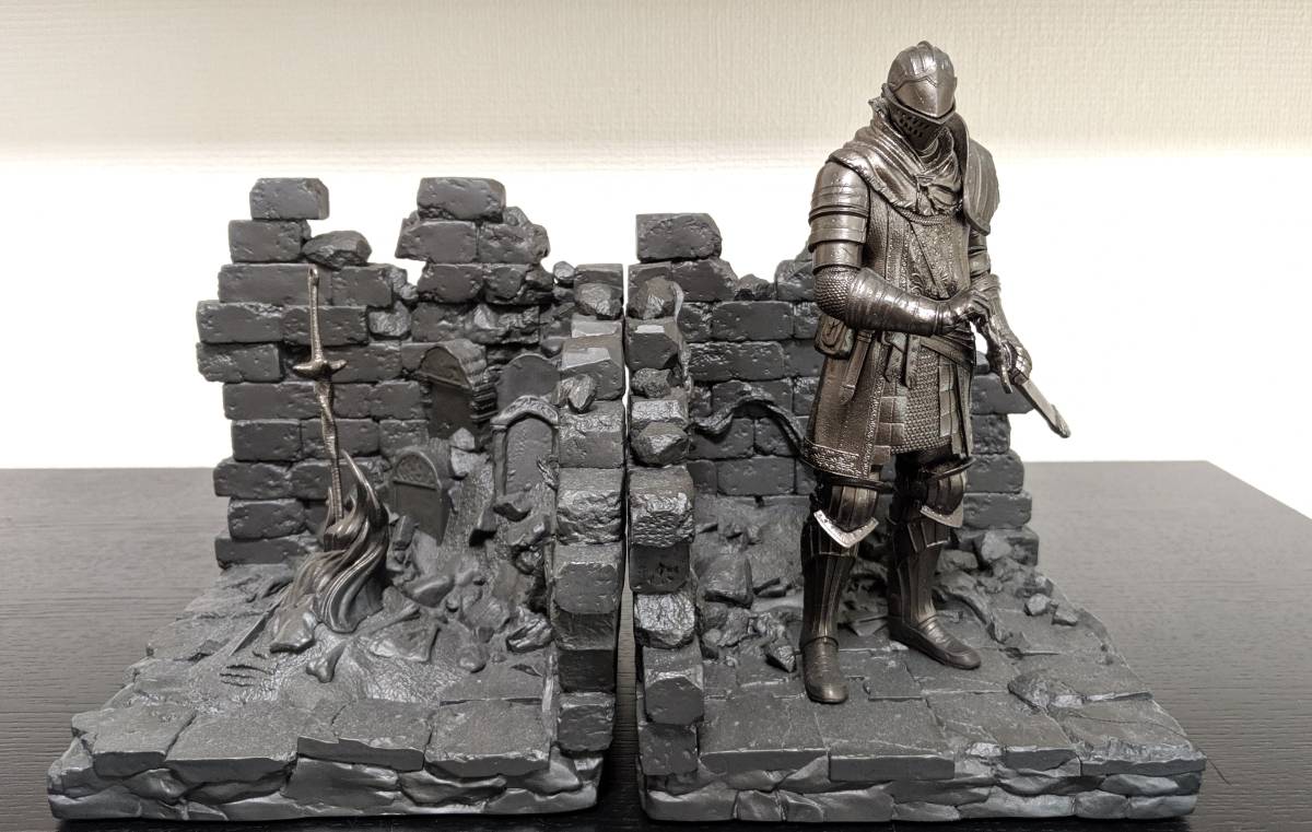 ダークソウル トリロジー ボックス オリジナルブックエンド フィギュア