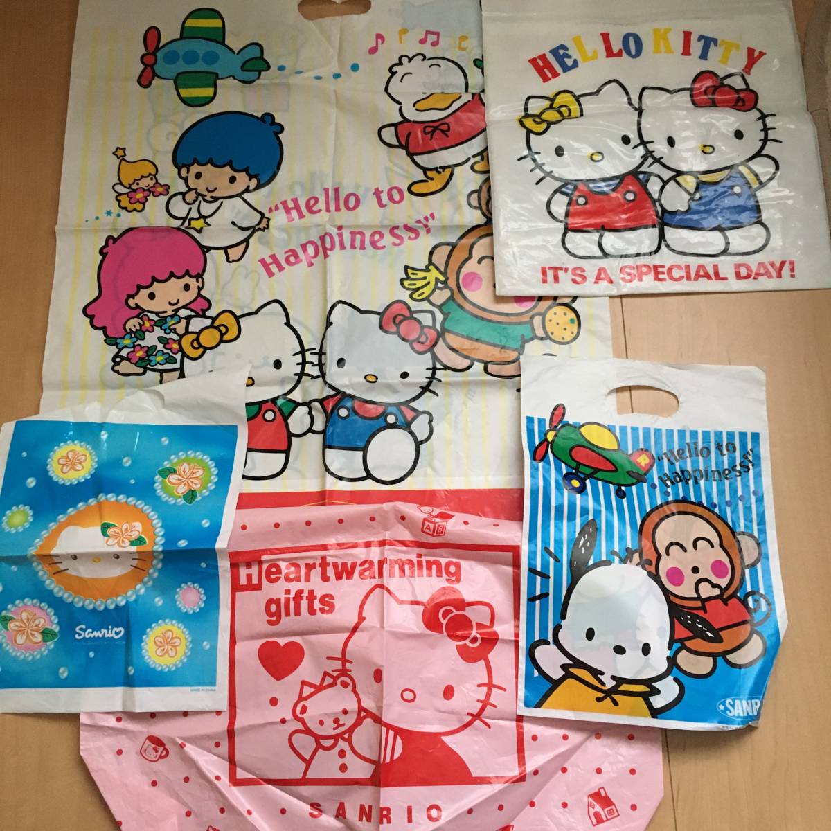 非売品】サンリオレトロ☆ハローキティあひるのペックルコラボ