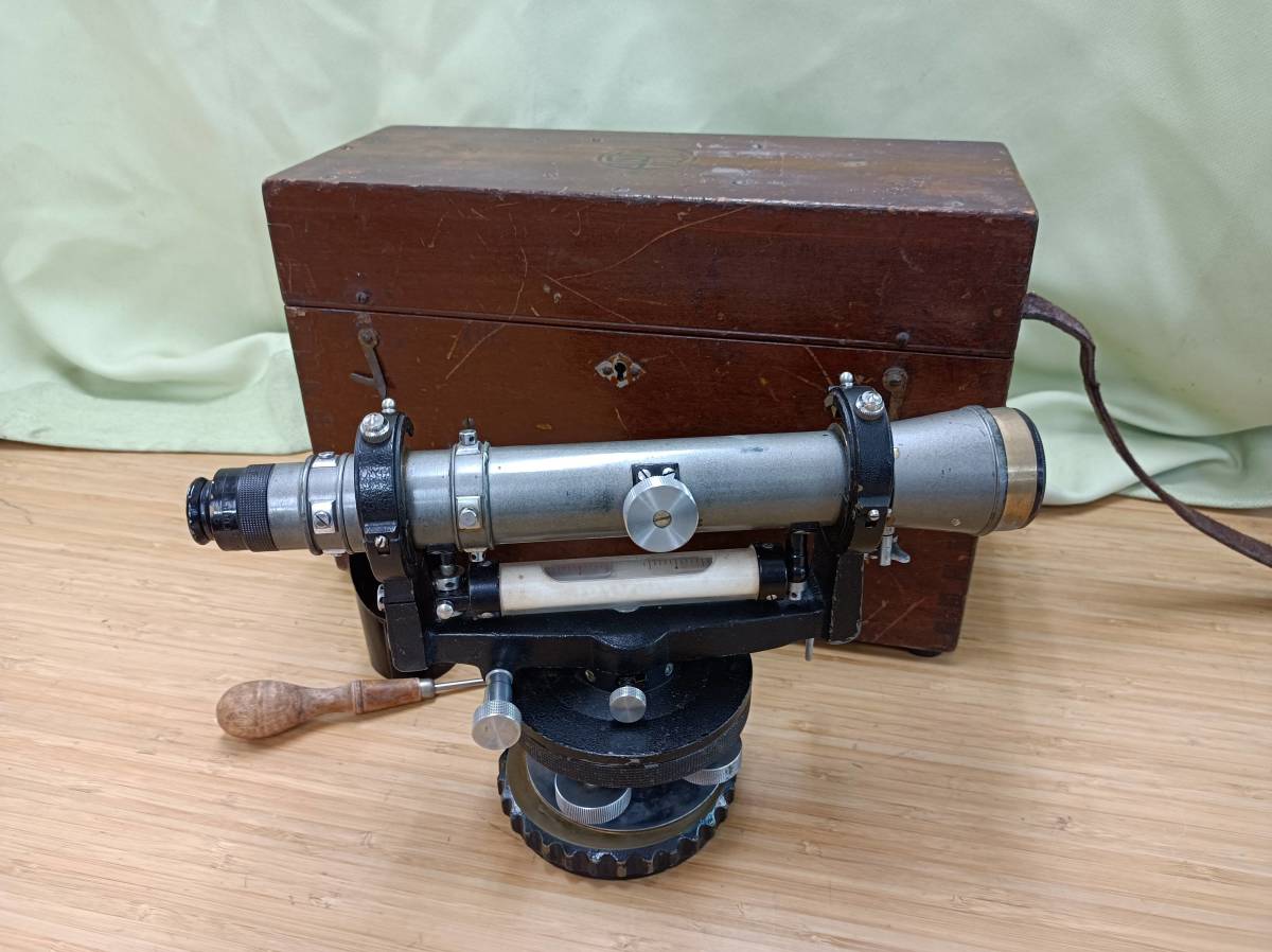 昭和38年製測量機