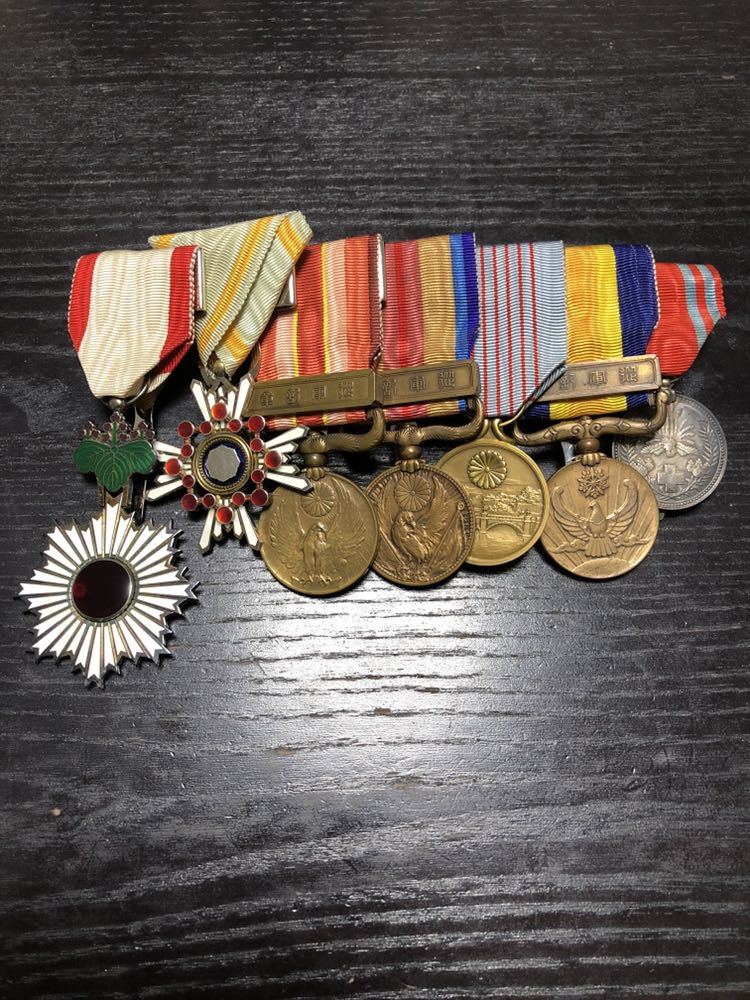 旧日本軍勲章8点セット 日本軍 勲章・8点セット 勲章 旧日本