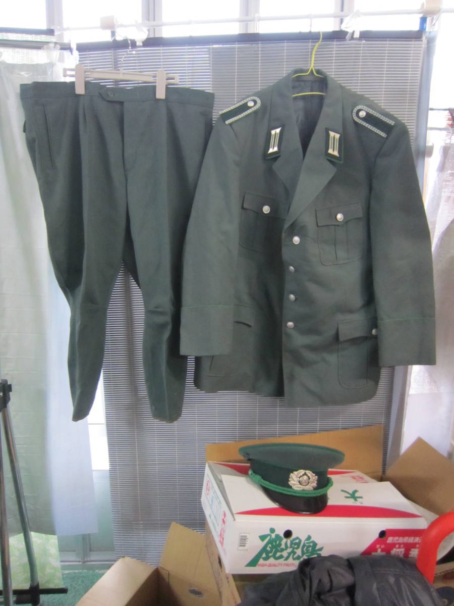 東ドイツ 人民警察 制服一式 実物 ソ*人様 東ドイツ人民警察制服フル