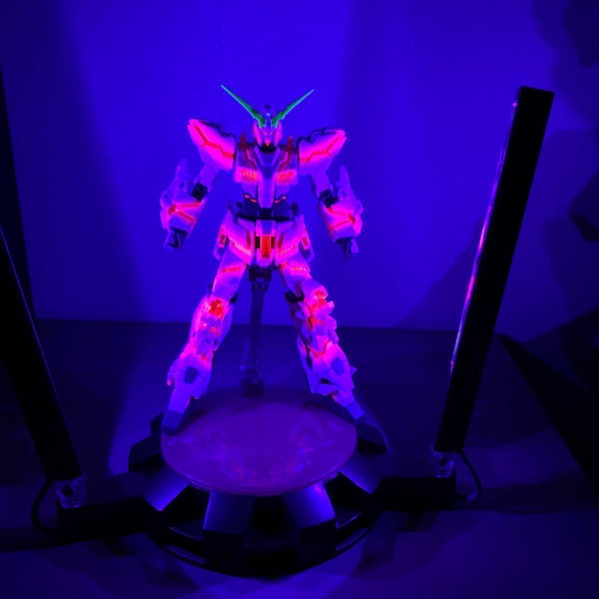 ユニコーンガンダム 完成品【ブラックライト・スタンド付き