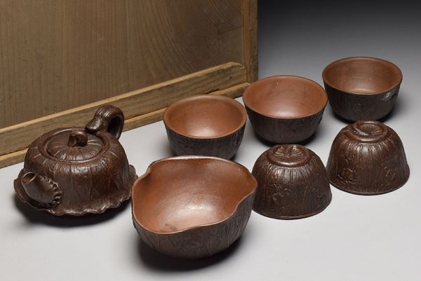 1684備前焼？ 蓮に蟹細工 茶器セット 湯呑1客 湯冷し1客 湯呑5客 茶櫃