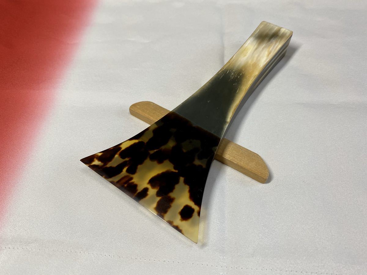 撥三味線?水牛？鼈甲？年代品