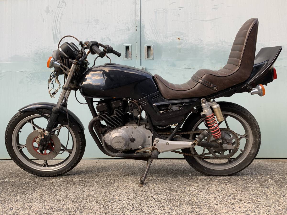 黒い流線型タンク gsx400e ゴキ 黒い流線型タンク gsx400e ゴキ