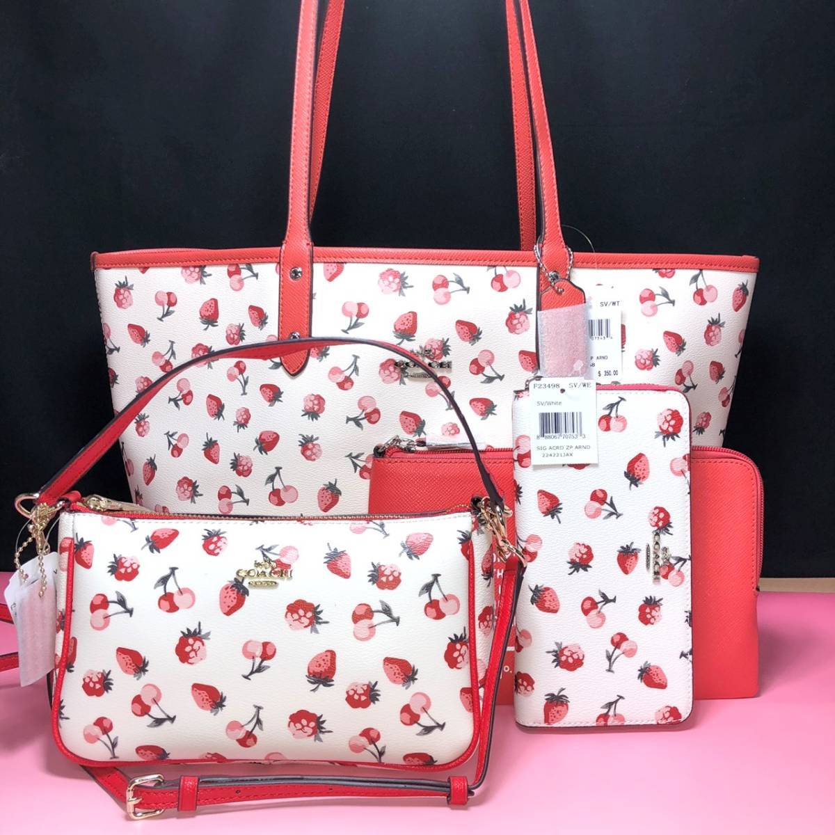 COACH いちご柄リバーシブルトートバッグポーチ付きA4