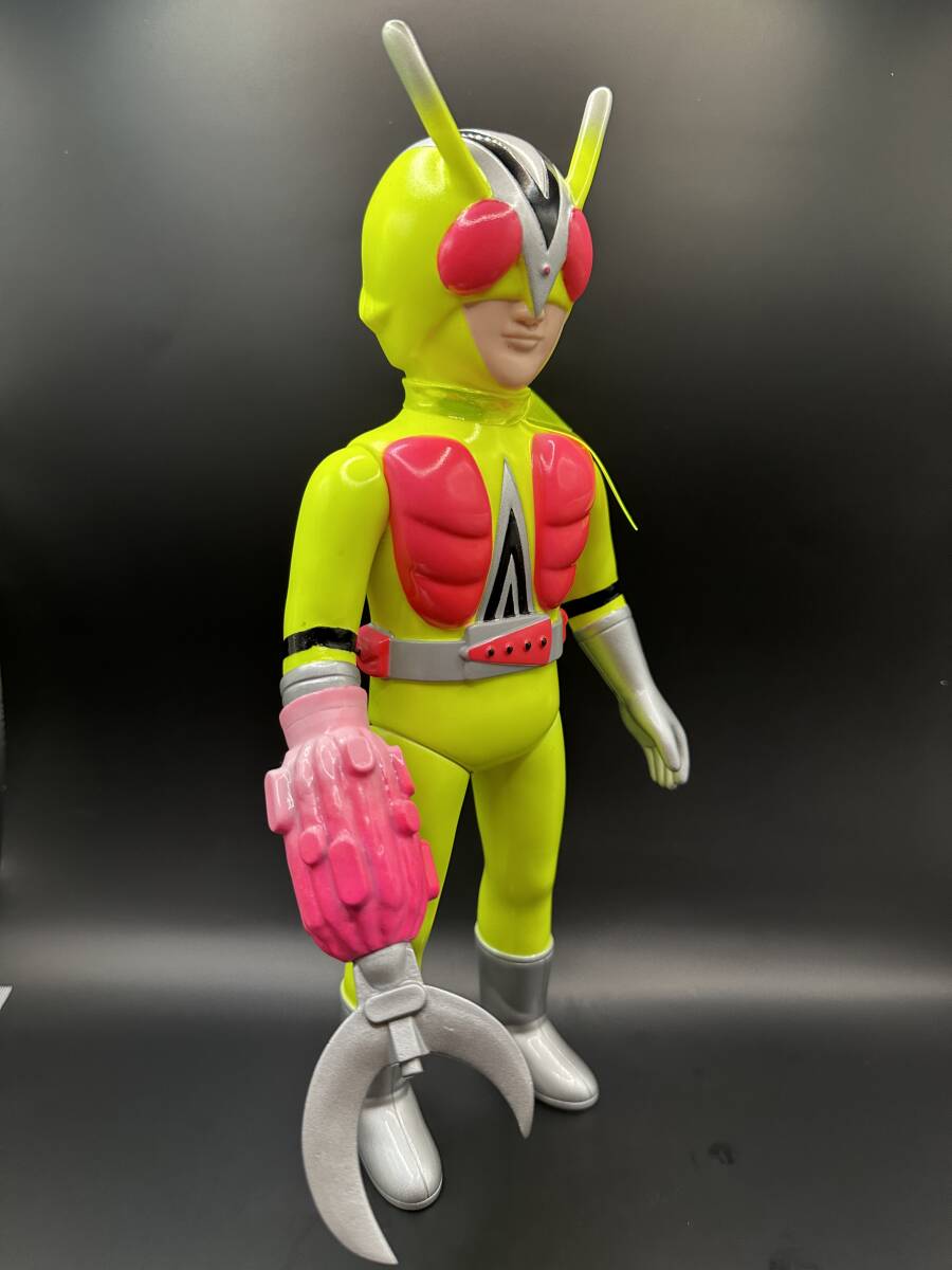 無版権 パチもの 「仮面ライダーストロンガー」風のソフ ビフィギュア