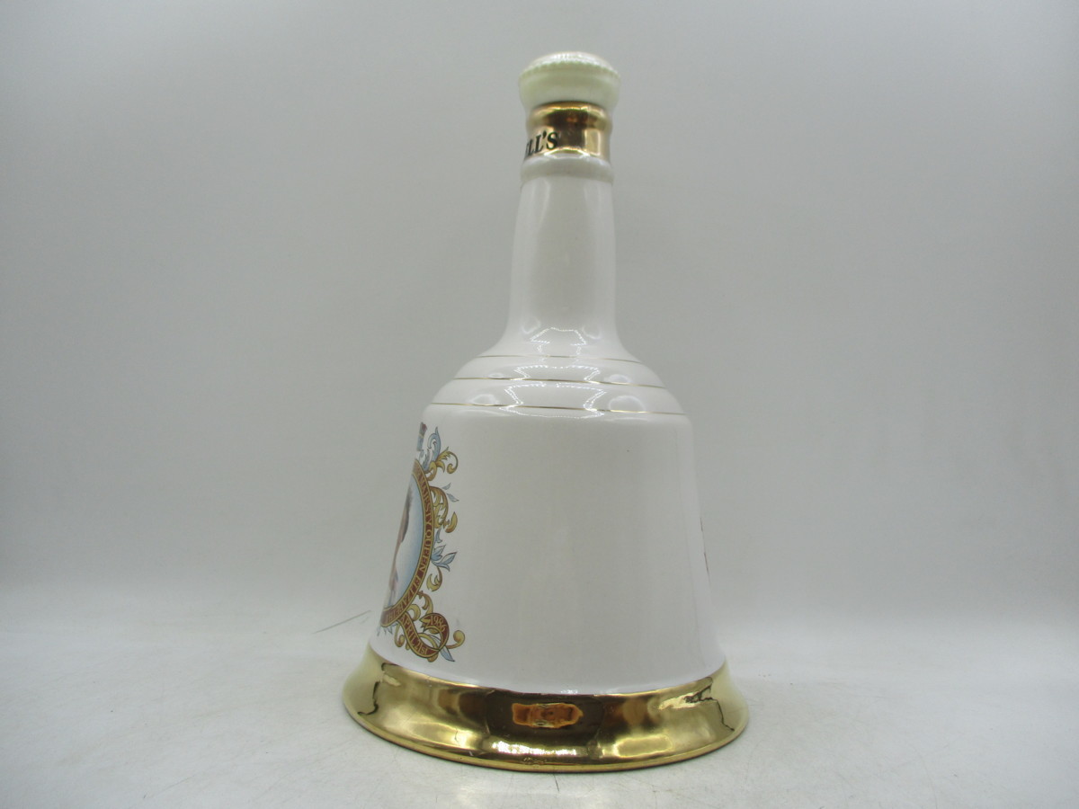 Bell's ウイスキー エリザベス女王生誕60周年記念デキャンタ Bell´s