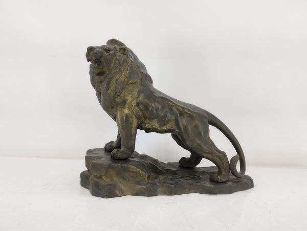 銅製:岩上ライオン置物 【公式通販】