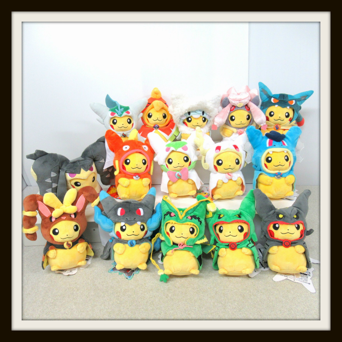 ポンチョを着たピカチュウ ぬいぐるみ 4体セット ポンチョを着た