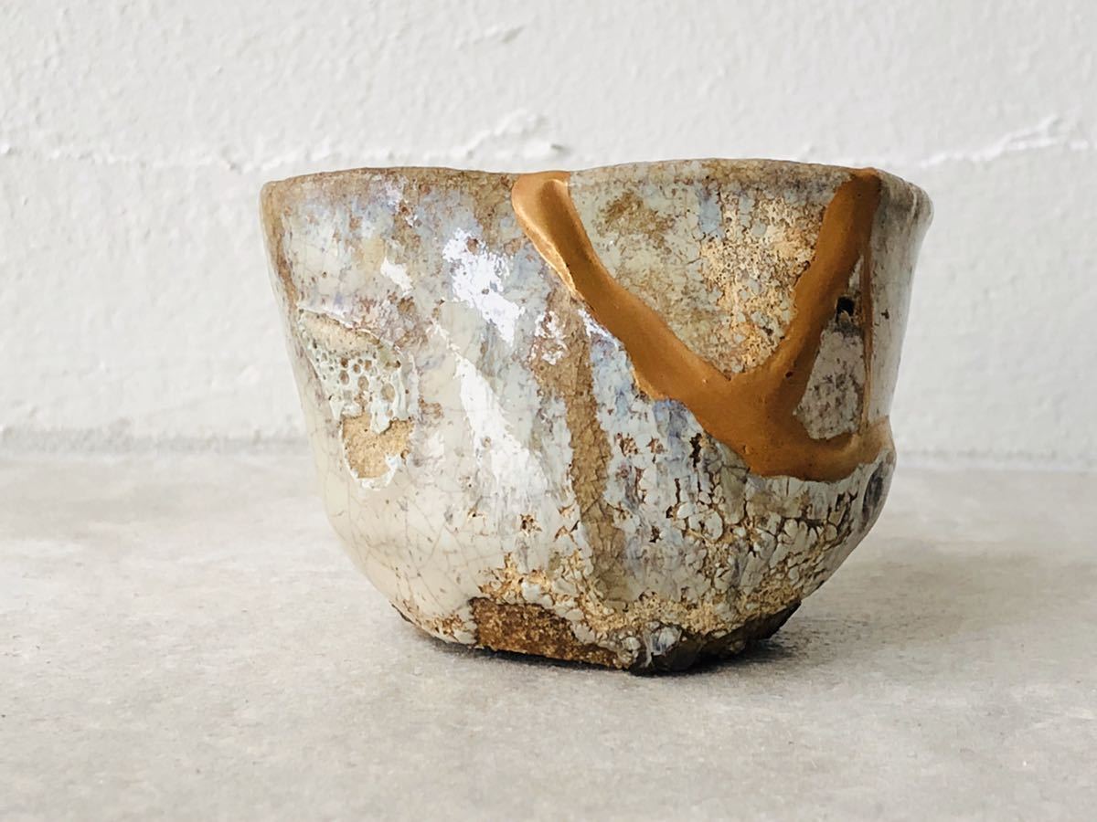 唐津 盃 杯 皿 桃山時代 完品 桃山時代の古唐津盃です。 堂々とした