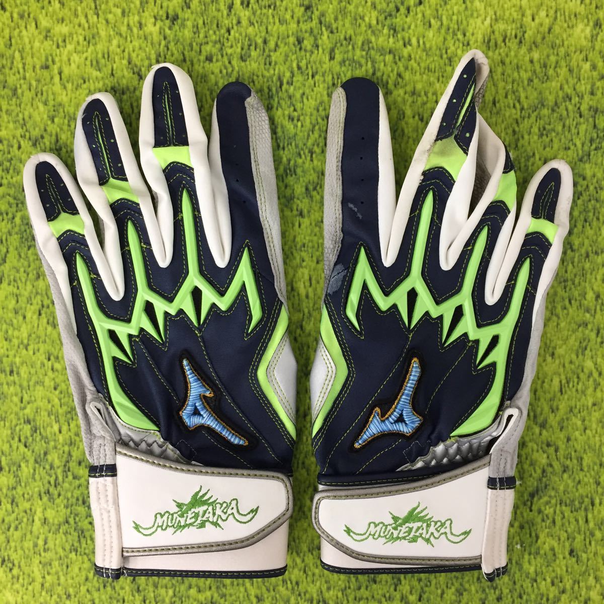 東京ヤクルトスワローズ 村上 選手 実使用 バッティンググローブ 支給