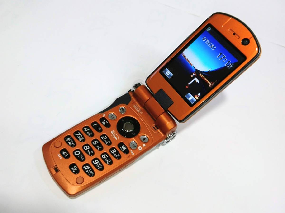 docomo ガラケー FOMA P900iV FF7 クラウド オレンジ