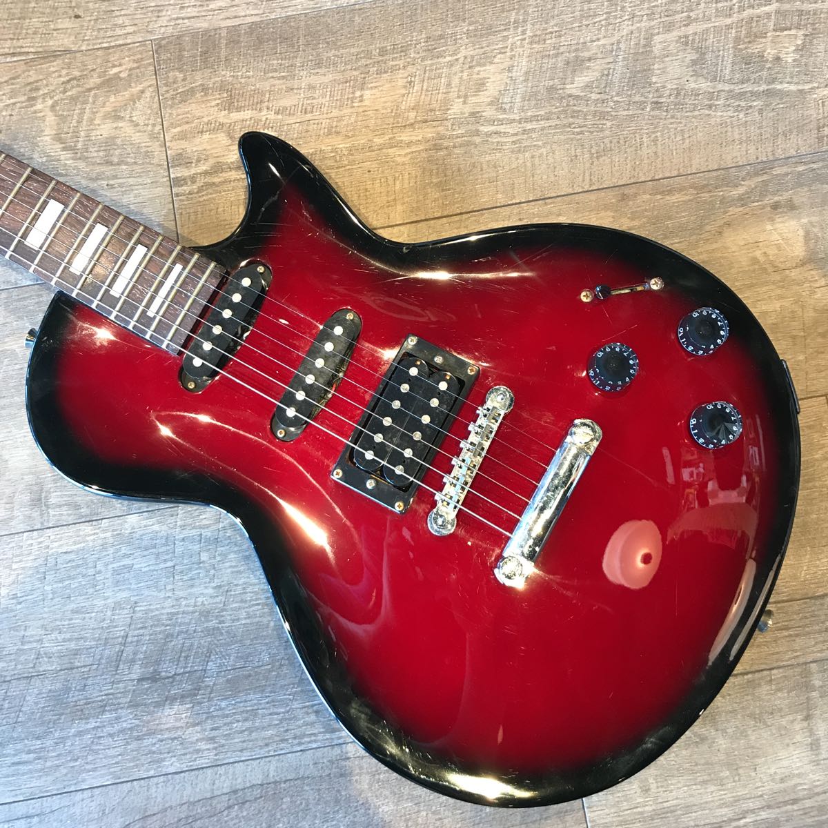 Grass Roots INORANモデル サンバースト レスポールシェイプ Grass