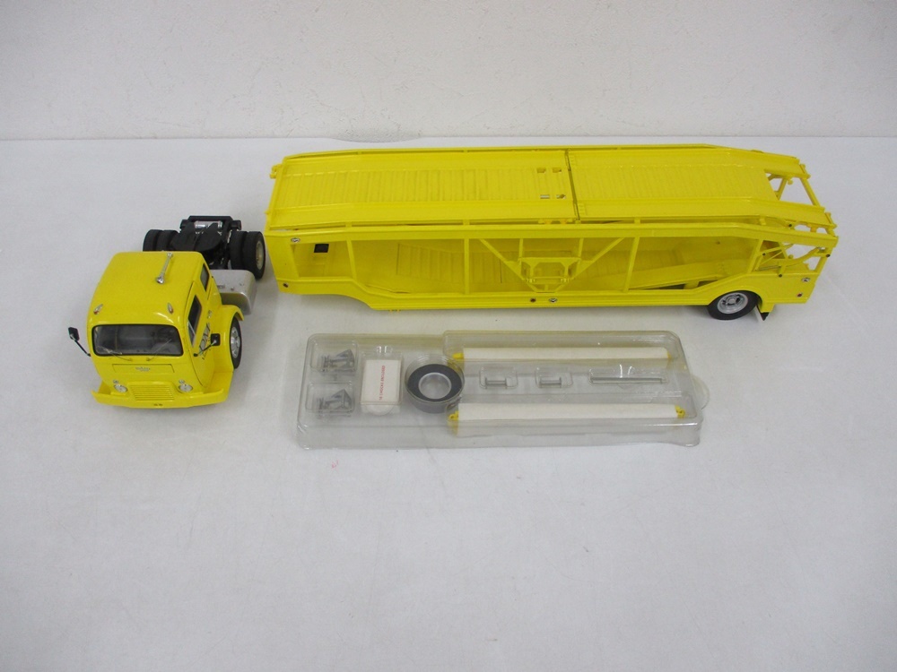 ダンバリーミント 1/24 FOUR-CAR CARRIER 1952